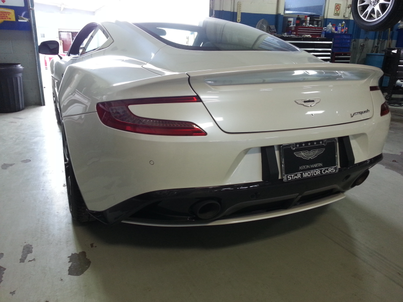 Illustration for article titled (late entry) Will it knee? 2015 Aston Martin Vanquish